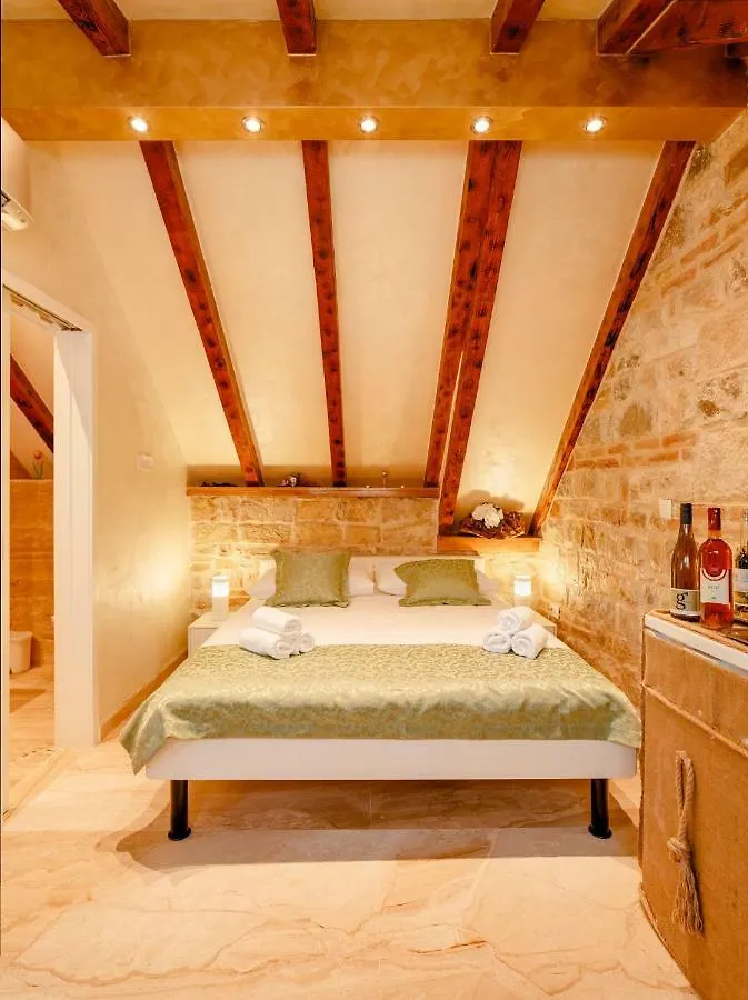 Stone House Luxury Rooms Split Maison d'hôtes