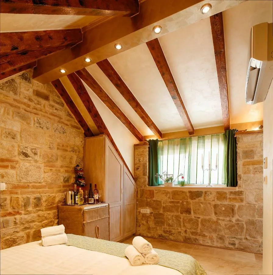 Stone House Luxury Rooms Split 4*,  Croatie