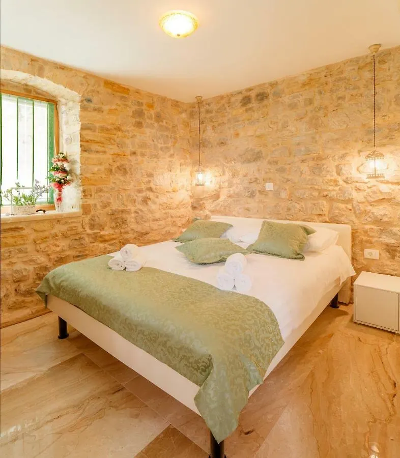 بيت ضيافة Stone House Luxury Rooms سبليت